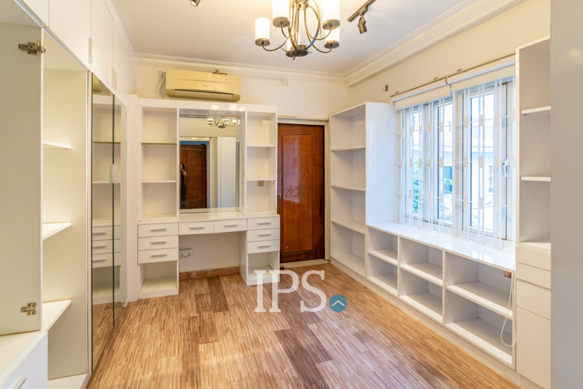 4 Bedroom Townhouse For Rent - Wat Phnom, Phnom Penh