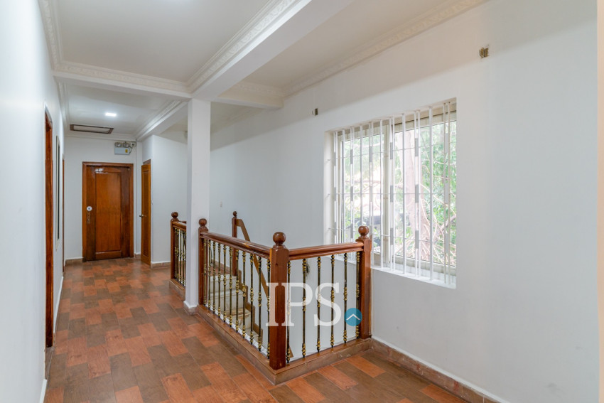 4 Bedroom Townhouse For Rent - Wat Phnom, Phnom Penh