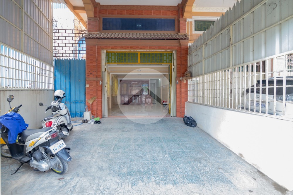 3 Bedroom Flat House For Sale - Stueng Meanchey, Phnom Penh - Image 2