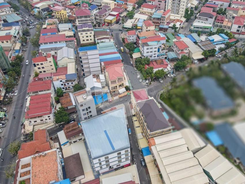 6 Bedroom Townhouse For Sale - Toul Tum Poung 2, Phnom Penh