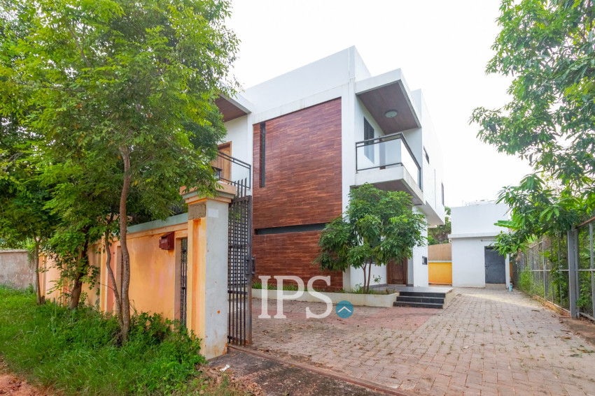 4 Bedroom Villa For Sale - Svay Dangkum, Siem Reap