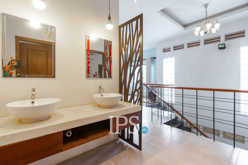 4 Bedroom Villa For Sale - Svay Dangkum, Siem Reap