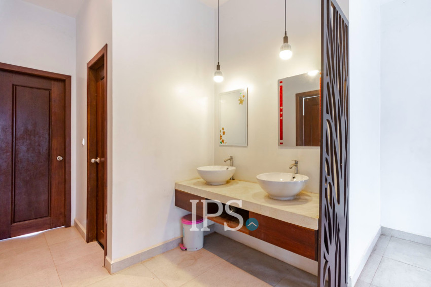 4 Bedroom Villa For Sale - Svay Dangkum, Siem Reap