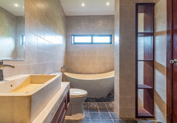 4 Bedroom Villa For Sale - Svay Dangkum, Siem Reap thumbnail