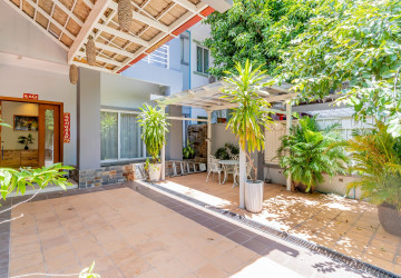 3 Bedroom Villa For Rent - Bassac Garden City, Tonle Bassac, Phnom Penh thumbnail
