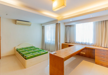 3 Bedroom Villa For Rent - Bassac Garden City, Tonle Bassac, Phnom Penh thumbnail