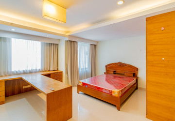 3 Bedroom Villa For Rent - Bassac Garden City, Tonle Bassac, Phnom Penh thumbnail