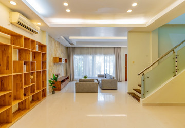 3 Bedroom Villa For Rent - Bassac Garden City, Tonle Bassac, Phnom Penh thumbnail