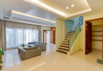 3 Bedroom Villa For Rent - Bassac Garden City, Tonle Bassac, Phnom Penh thumbnail