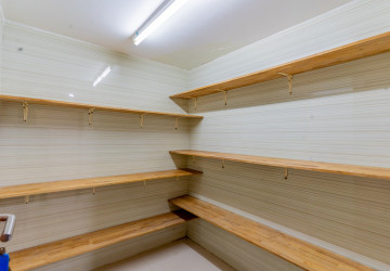 3 Bedroom Villa For Rent - Bassac Garden City, Tonle Bassac, Phnom Penh thumbnail