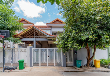 3 Bedroom Villa For Rent - Bassac Garden City, Tonle Bassac, Phnom Penh thumbnail