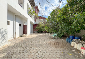 6 Unit Apartment Building For Sale - Sala Kamreuk, Siem Reap thumbnail