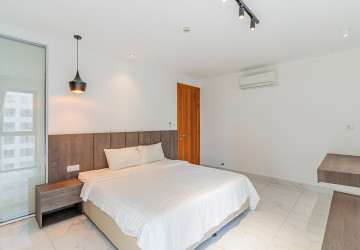 3 Bedroom Serviced Apartment For Rent - BKK1, Phnom Penh thumbnail