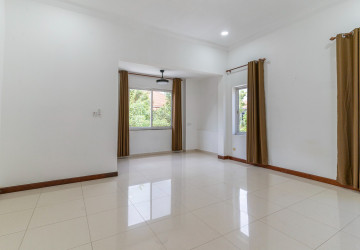 4 Bedroom Villa For Rent - Bassac Garden City, Tonle Bassac, Phnom Penh thumbnail