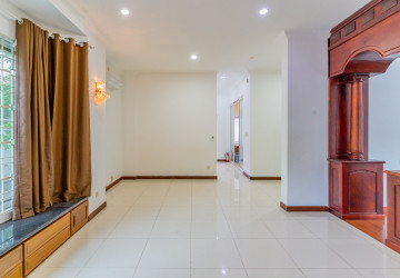 4 Bedroom Villa For Rent - Bassac Garden City, Tonle Bassac, Phnom Penh thumbnail