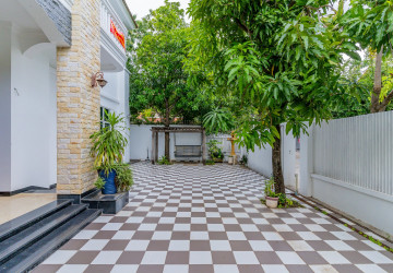 4 Bedroom Villa For Rent - Bassac Garden City, Tonle Bassac, Phnom Penh thumbnail