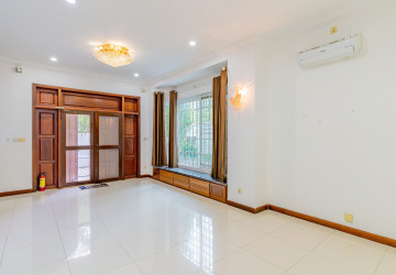 4 Bedroom Villa For Rent - Bassac Garden City, Tonle Bassac, Phnom Penh thumbnail