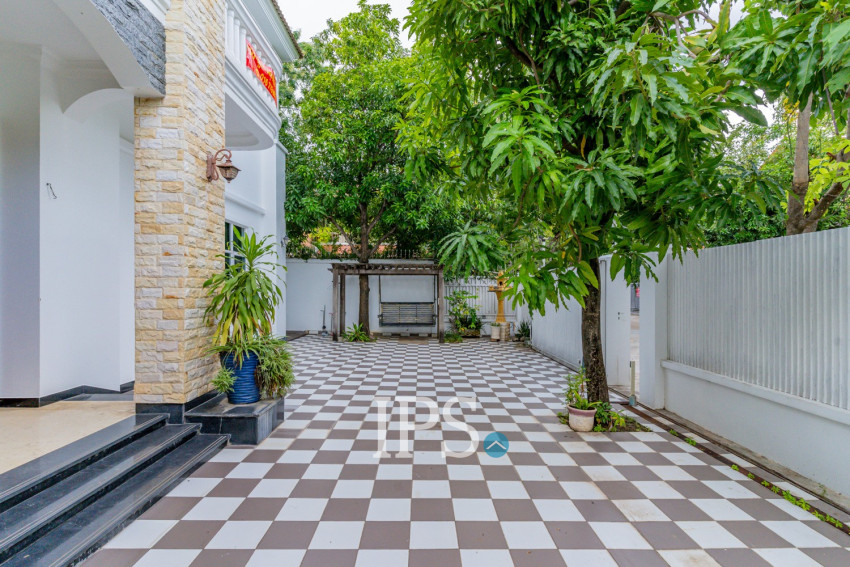 4 Bedroom Villa For Rent - Bassac Garden City, Tonle Bassac, Phnom Penh