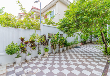 4 Bedroom Villa For Rent - Bassac Garden City, Tonle Bassac, Phnom Penh thumbnail