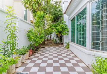 4 Bedroom Villa For Rent - Bassac Garden City, Tonle Bassac, Phnom Penh thumbnail
