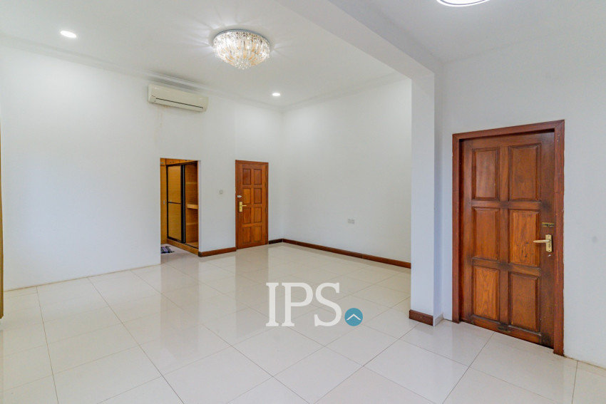 4 Bedroom Villa For Rent - Bassac Garden City, Tonle Bassac, Phnom Penh