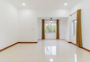 4 Bedroom Villa For Rent - Bassac Garden City, Tonle Bassac, Phnom Penh thumbnail