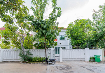 4 Bedroom Villa For Rent - Bassac Garden City, Tonle Bassac, Phnom Penh thumbnail