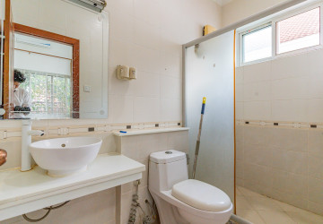 4 Bedroom Villa For Rent - Bassac Garden City, Tonle Bassac, Phnom Penh thumbnail