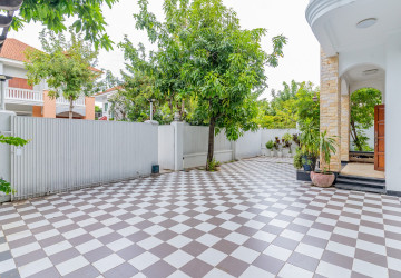 4 Bedroom Villa For Rent - Bassac Garden City, Tonle Bassac, Phnom Penh thumbnail