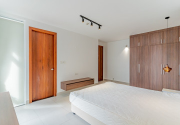 2 Bedroom Serviced Apartment For Rent - BKK1, Phnom Penh thumbnail