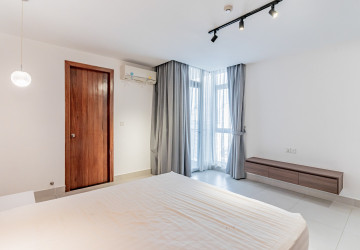 2 Bedroom Serviced Apartment For Rent - BKK1, Phnom Penh thumbnail