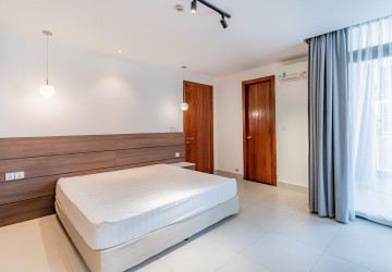 2 Bedroom Serviced Apartment For Rent - BKK1, Phnom Penh thumbnail