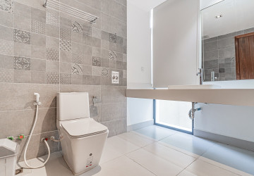 2 Bedroom Serviced Apartment For Rent - BKK1, Phnom Penh thumbnail