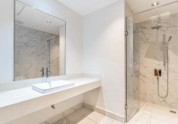 1 Bedroom Serviced Apartment For Rent - BKK1, Phnom Penh thumbnail