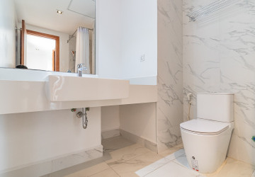 1 Bedroom Serviced Apartment For Rent - BKK1, Phnom Penh thumbnail