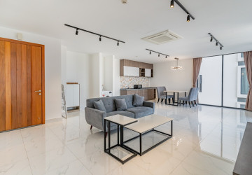 1 Bedroom Serviced Apartment For Rent - BKK1, Phnom Penh thumbnail