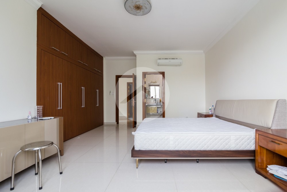 3 Bedroom Villa For Rent - Bassac Garden City, Phnom Penh - Image 22