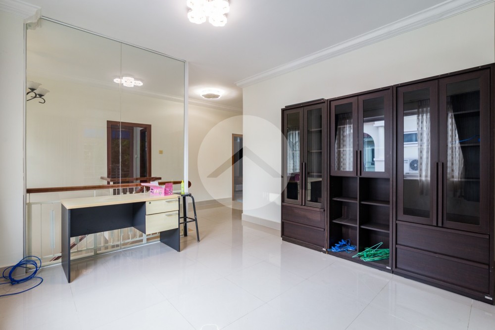3 Bedroom Villa For Rent - Bassac Garden City, Phnom Penh - Image 13