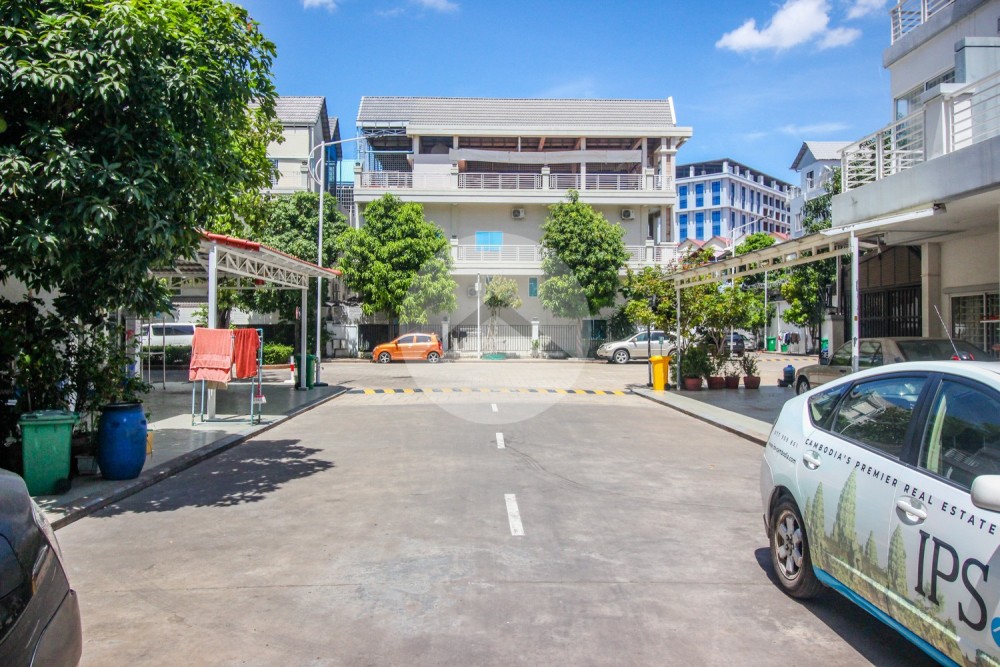 4 Bedroom Link House For Sale - Borey Peng Huoth Star Eternal, Phnom Penh - Image 2