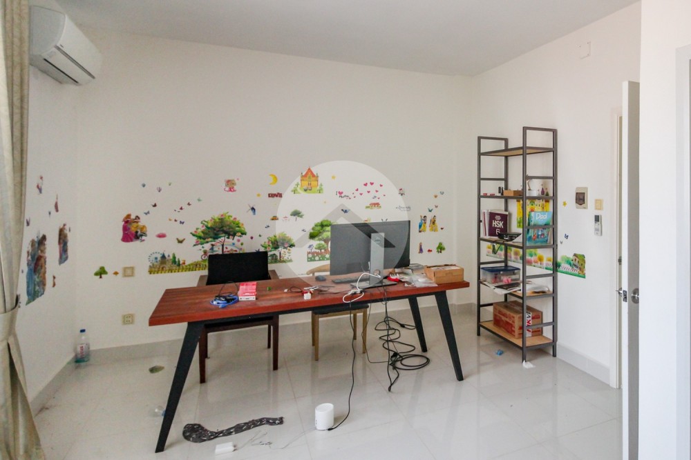 4 Bedroom Link House For Sale - Borey Peng Huoth Star Eternal, Phnom Penh - Image 17