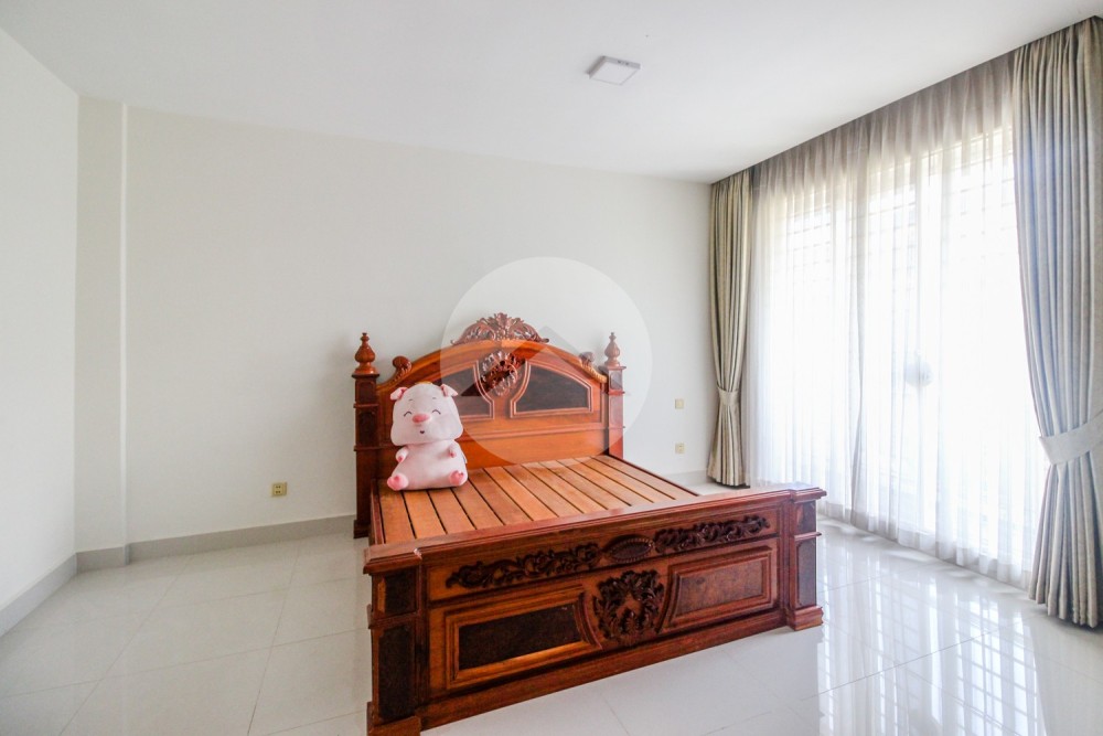 4 Bedroom Link House For Sale - Borey Peng Huoth Star Eternal, Phnom Penh - Image 20