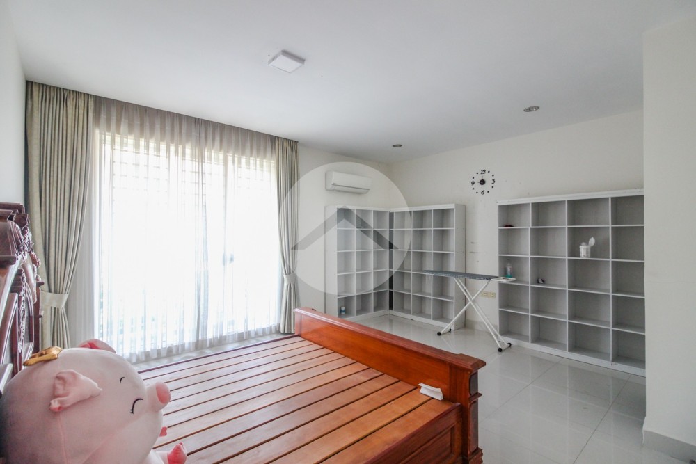 4 Bedroom Link House For Sale - Borey Peng Huoth Star Eternal, Phnom Penh - Image 18