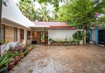 4 Bedroom Garden Villa For Rent - Sala Kamreuk, Siem Reap thumbnail