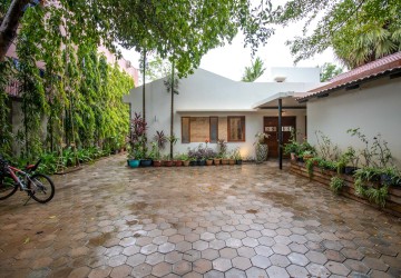 4 Bedroom Garden Villa For Rent - Sala Kamreuk, Siem Reap thumbnail