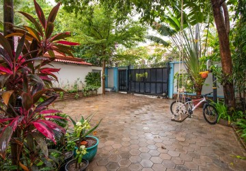 4 Bedroom Garden Villa For Rent - Sala Kamreuk, Siem Reap thumbnail