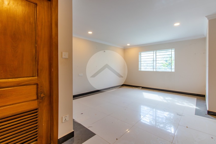 4 Bedroom Commercial Shophouse For Sale - Wat Damnak, Siem Reap