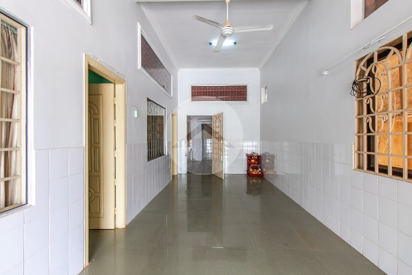 8 Bedroom Shophouse For Sale - Kouk Chak, Siem Reap