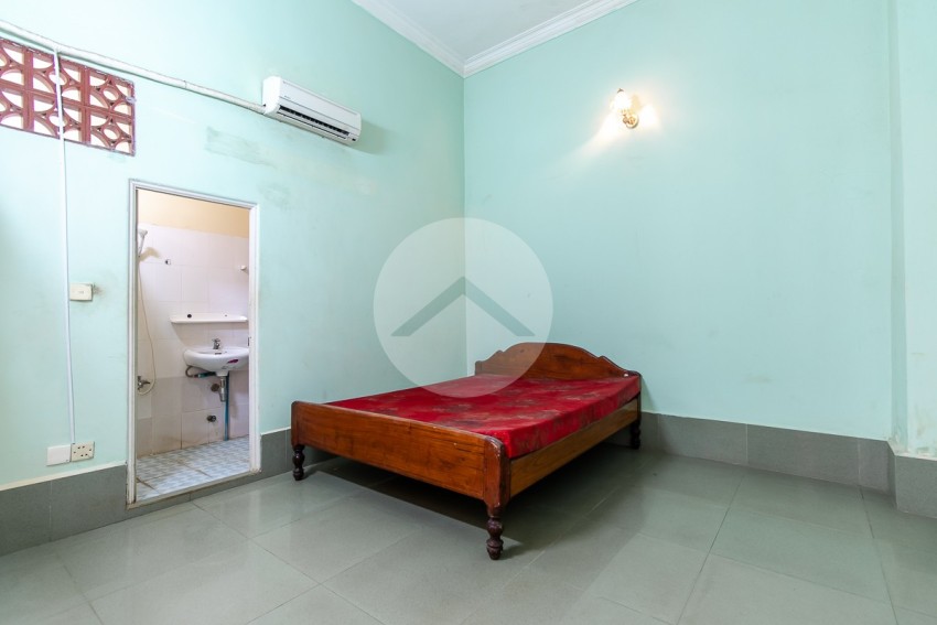 8 Bedroom Shophouse For Sale - Kouk Chak, Siem Reap