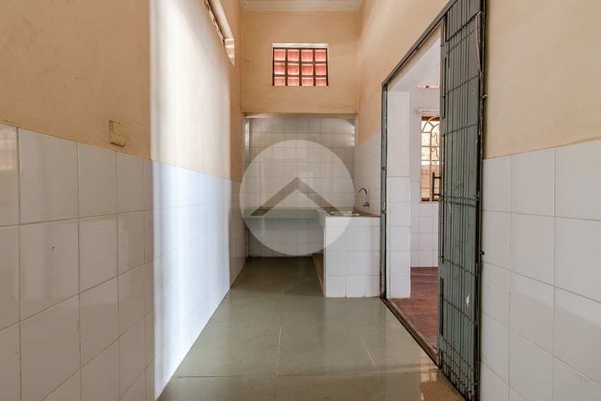 8 Bedroom Shophouse For Sale - Kouk Chak, Siem Reap