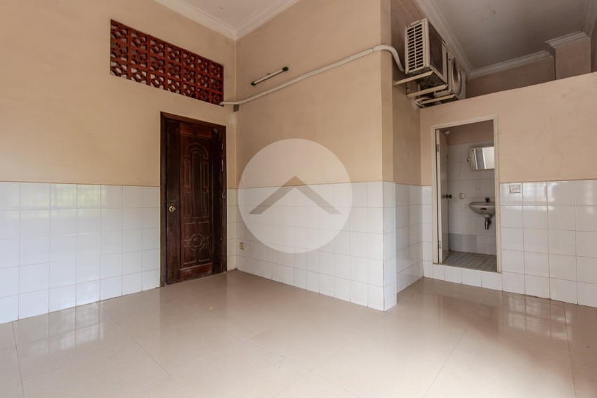 8 Bedroom Shophouse For Sale - Kouk Chak, Siem Reap